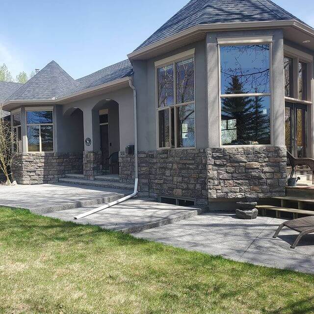 Clean Windows on Residential House Bungalow