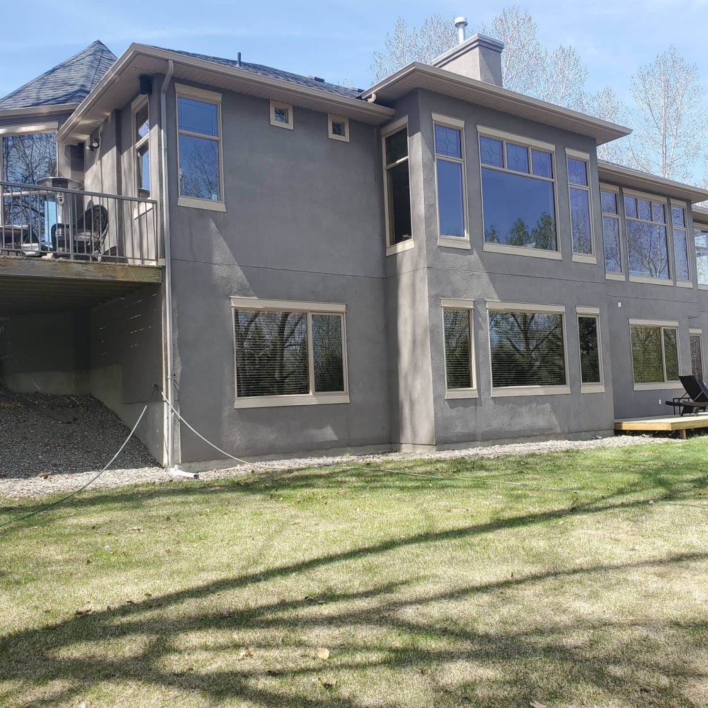 Clean Windows on Residential House 2 Story